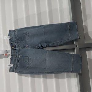 Cato brand blue jean capri's‎ size 14